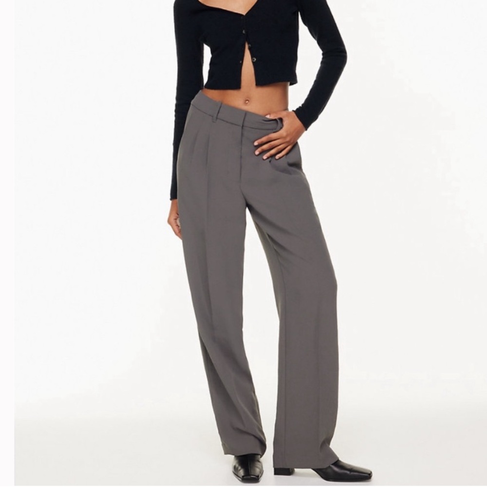 Aritzia Effortless Pant in Peppercorn Grey